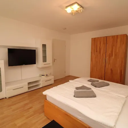 In With Balcony Apartment *